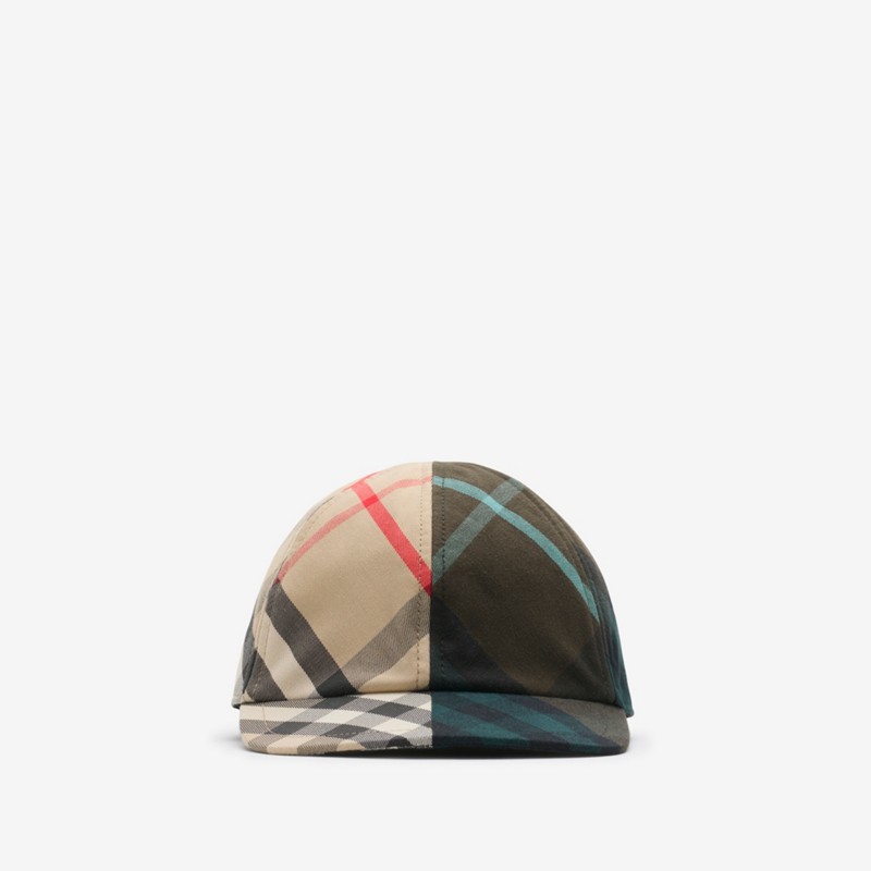 Burberry Gorra en algodón con motivos Check contrastantesPrecio 230 00 € 3-14 años