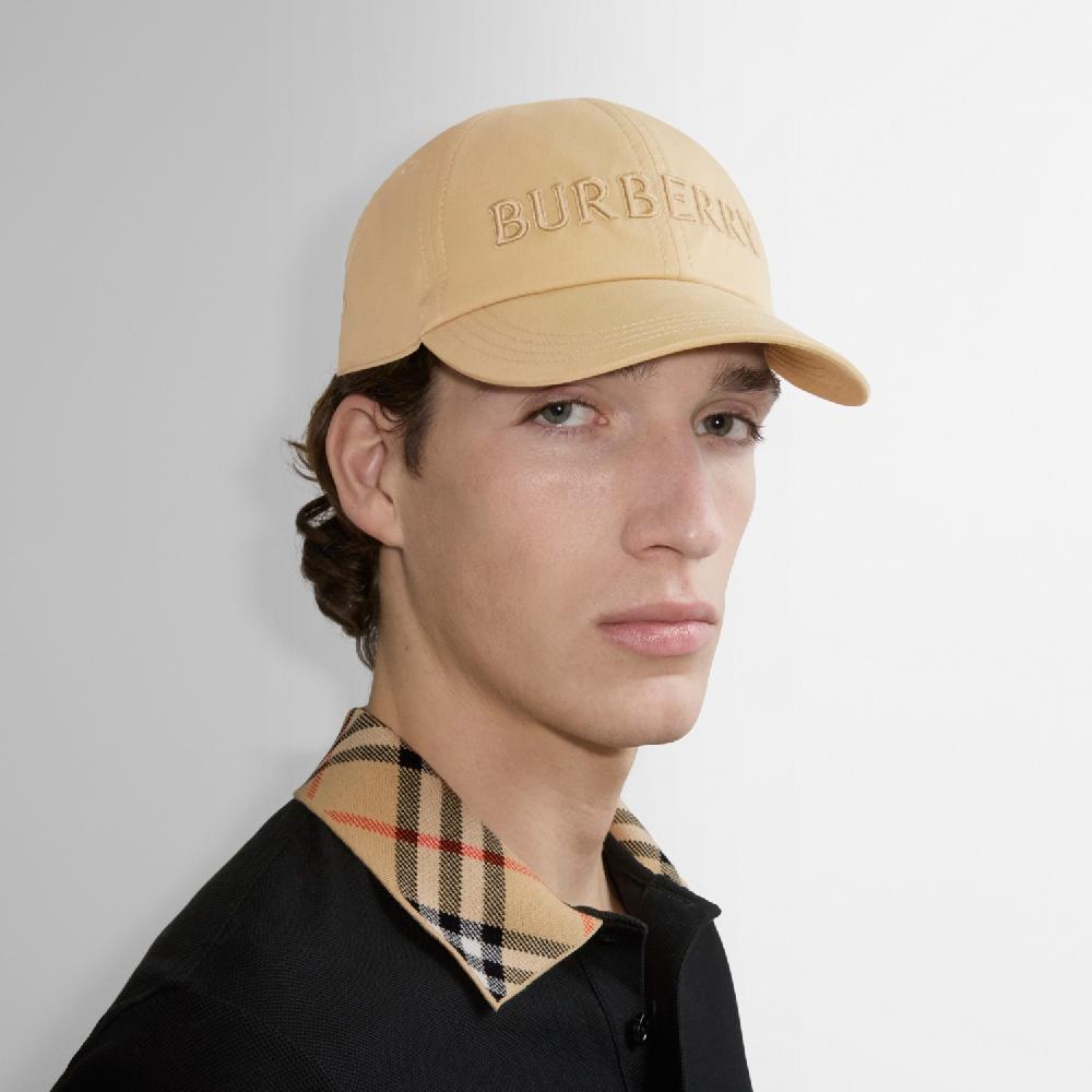 Burberry Gorra En Gabardina Con LogotipoPrecio 320 00 € Novedades