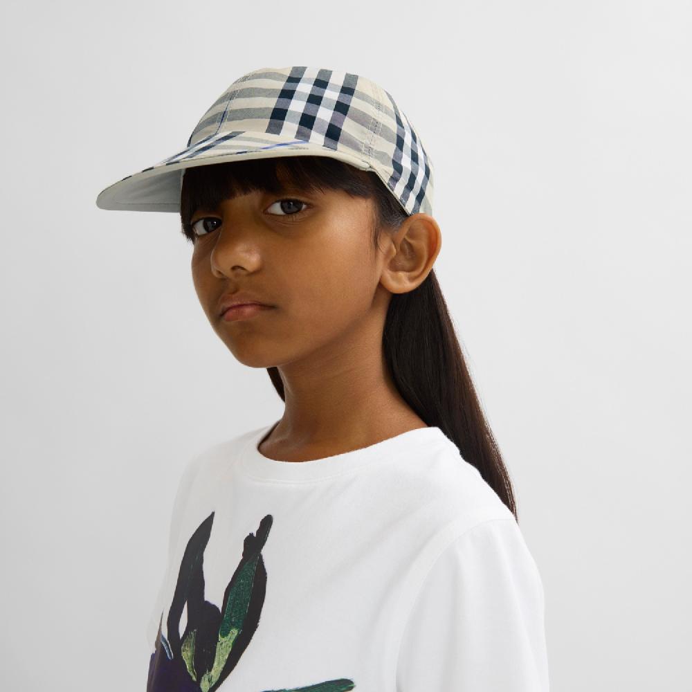 Burberry Gorra Reversible En AlgodónPrecio 230 00 € 4-14 Años