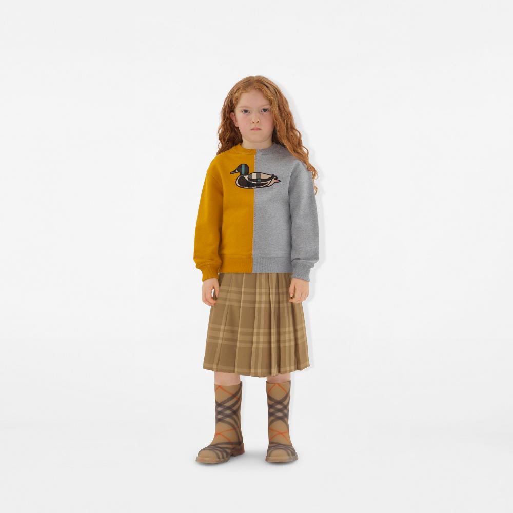 Burberry Jersey Bicolor En Algodón Con PatoPrecio 350 00 € 3-14 Años