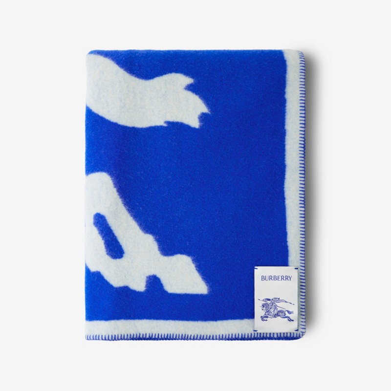 Burberry Manta en lana con EKDPrecio 1.550 00 € Pasarela