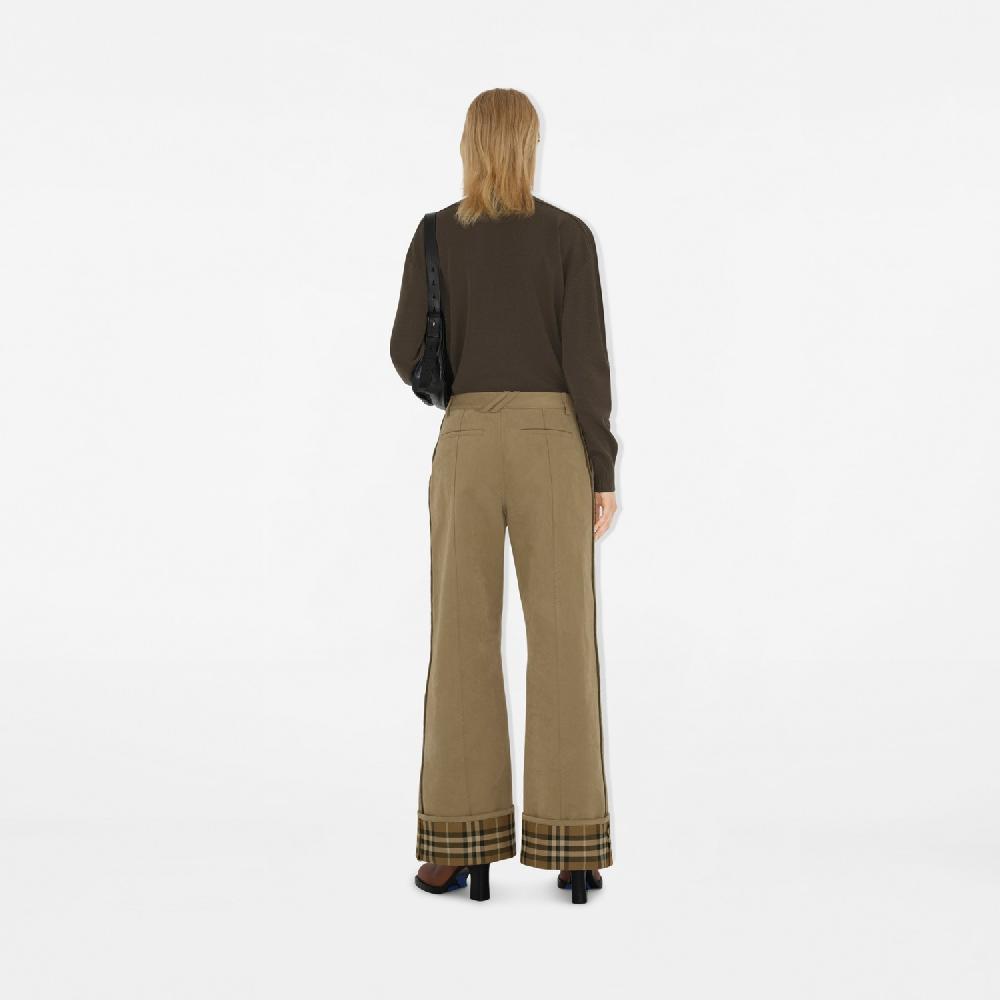 Burberry Pantalones En Algodón Y NailonPrecio 1.090 00 € Pasarela