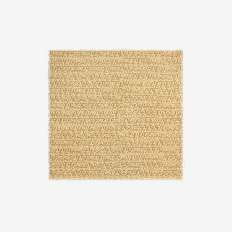 Burberry Pañuelo en lana con motivo B ShieldPrecio 480 00 €