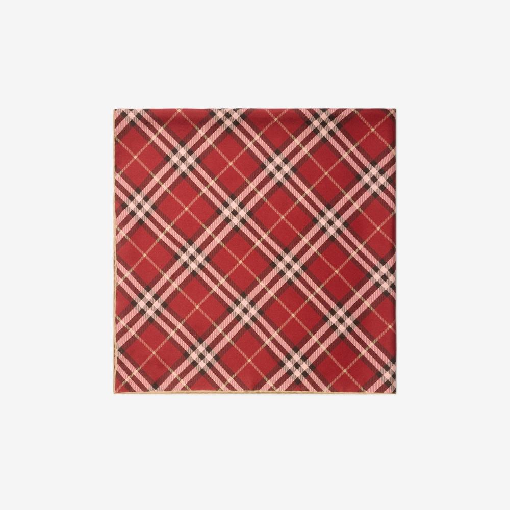 Burberry Pañuelo En Seda CheckPrecio 450 00 € Año Nuevo Lunar