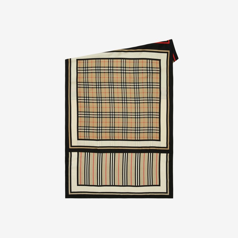 Burberry Pañuelo en seda con collagePrecio 450 00 €