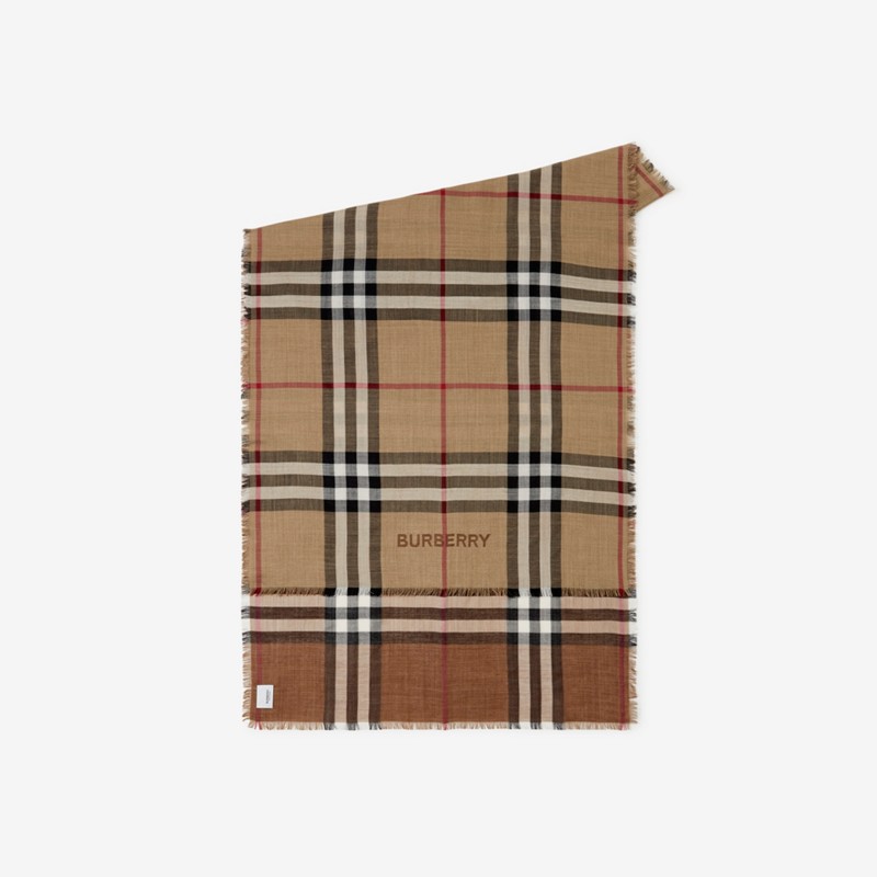 Burberry Pañuelo reversible en lana y seda CheckPrecio 490 00 €