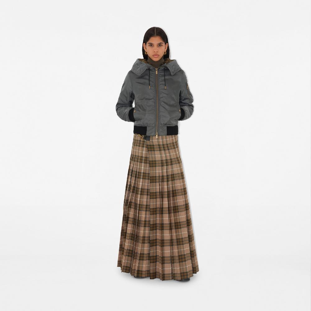 Burberry Parka Cropped En NailonPrecio 1.890 00 €