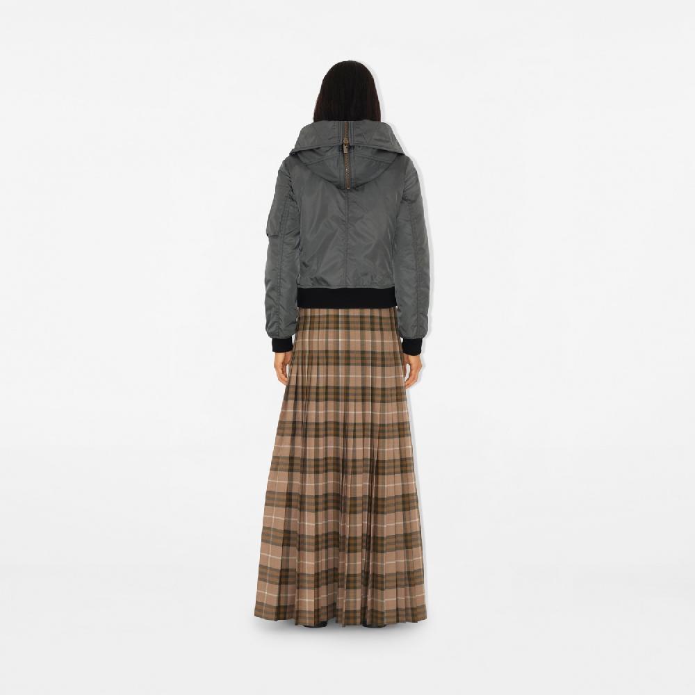Burberry Parka Cropped En NailonPrecio 1.890 00 €