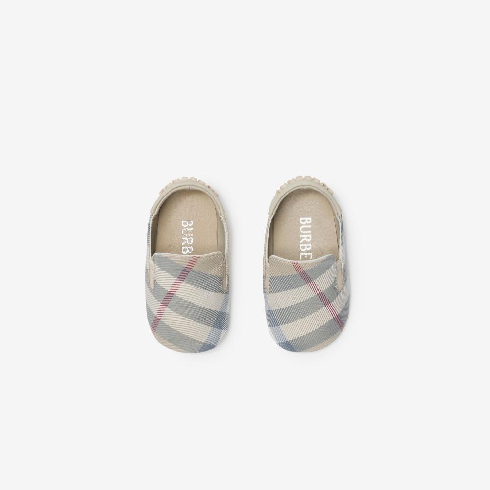 Burberry Patucos En Mezcla De Nailon CheckPrecio 190 00 € 0-24 Meses