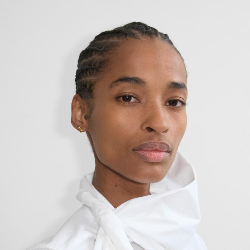 Burberry Pendientes De Botón Pequeños Con Letra B Estilo NáuticoPrecio 160 00 € Novedades