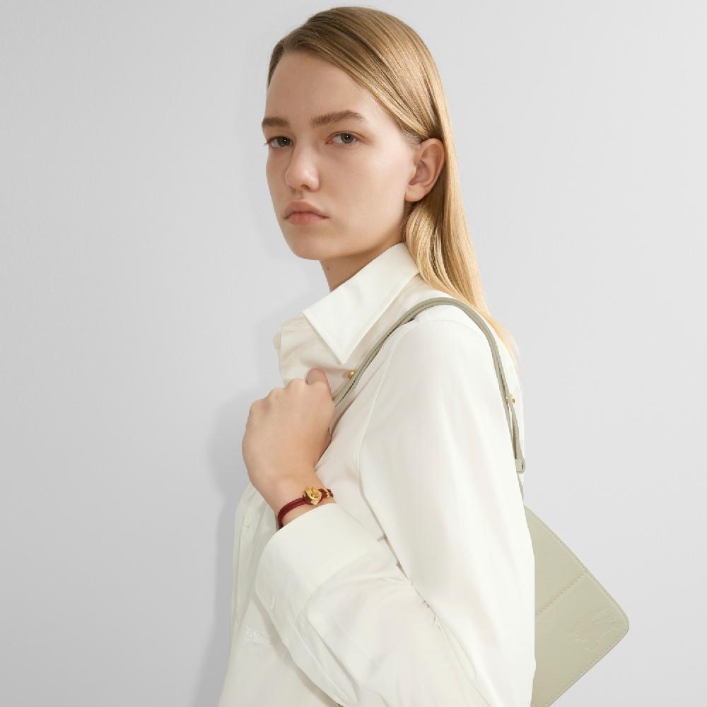 Burberry Pulsera En Piel Con B ShieldPrecio 270 00 € Costume Jewellery