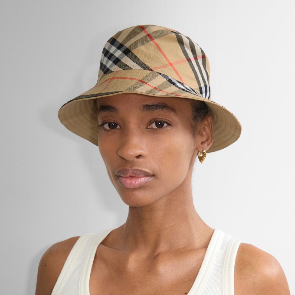 Burberry Sombrero De Pesca Reversible En GabardinaPrecio 390 00 € Novedades