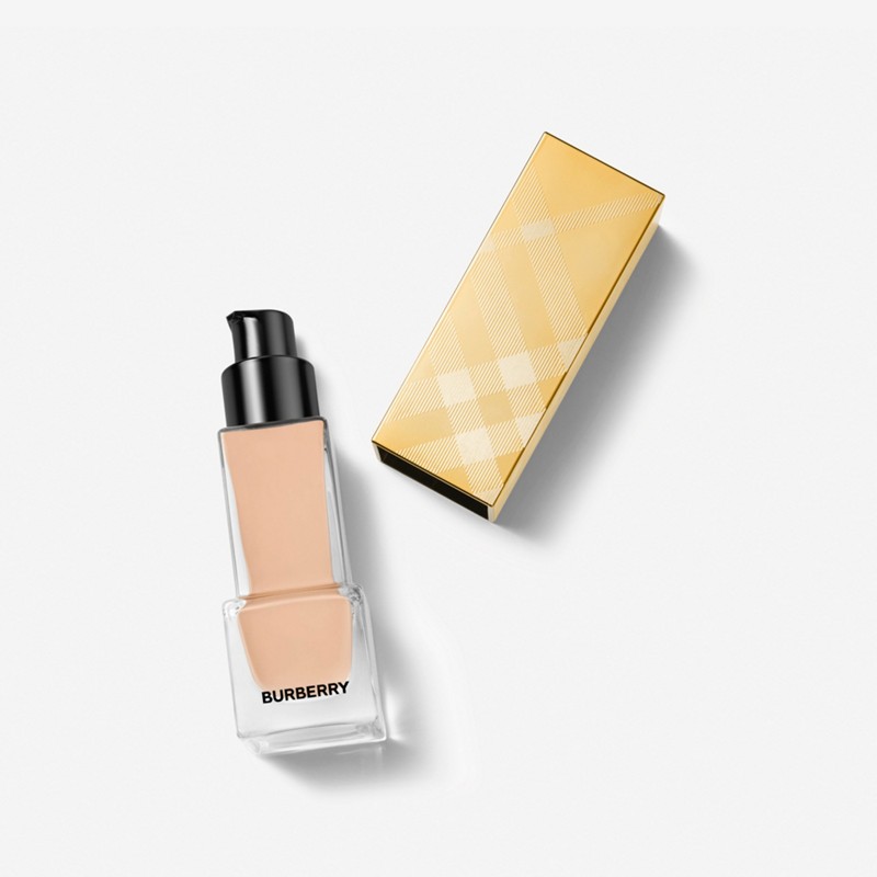 Burberry Ultimate Glow Foundation – N.º 40 Light CoolPrecio 56 00 €