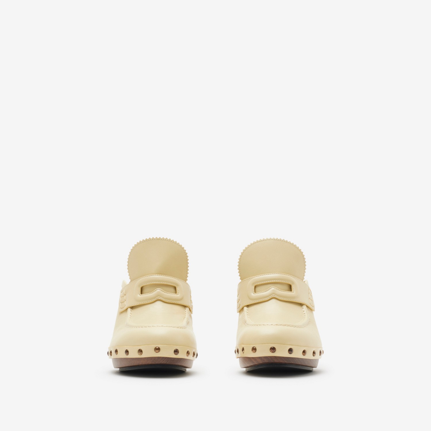 Burberry Zuecos Potter En PielPrecio 820 00 € Pasarela