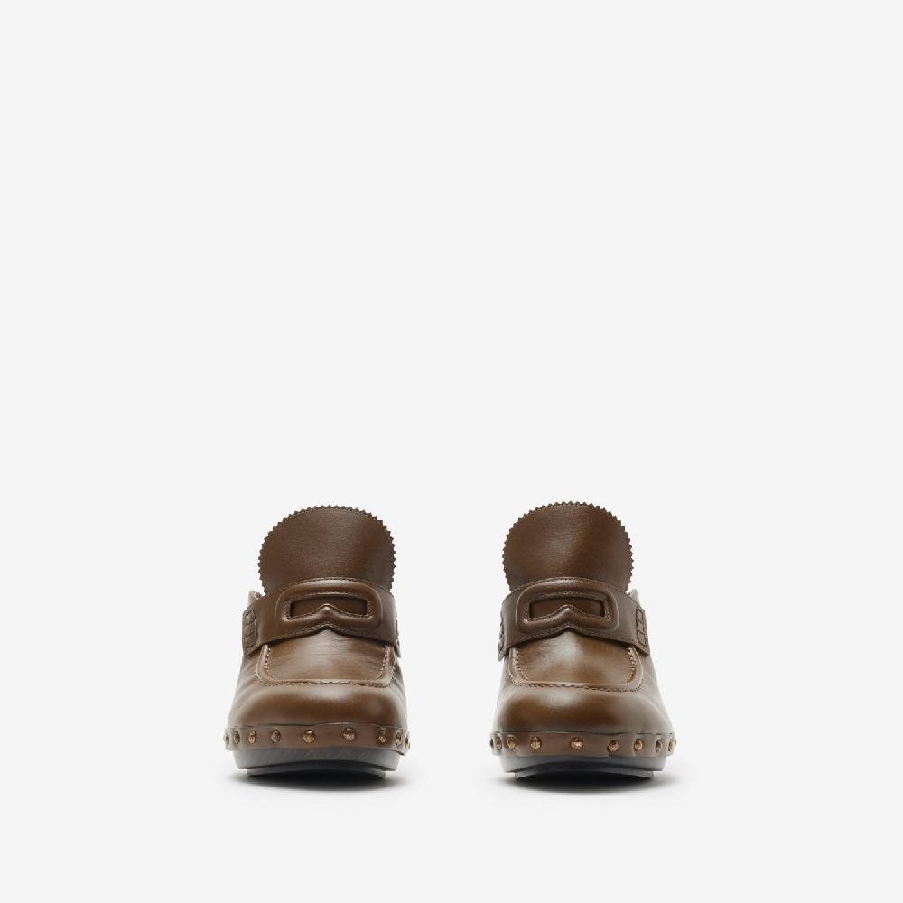 Burberry Zuecos Potter En PielPrecio 820 00 € Pasarela