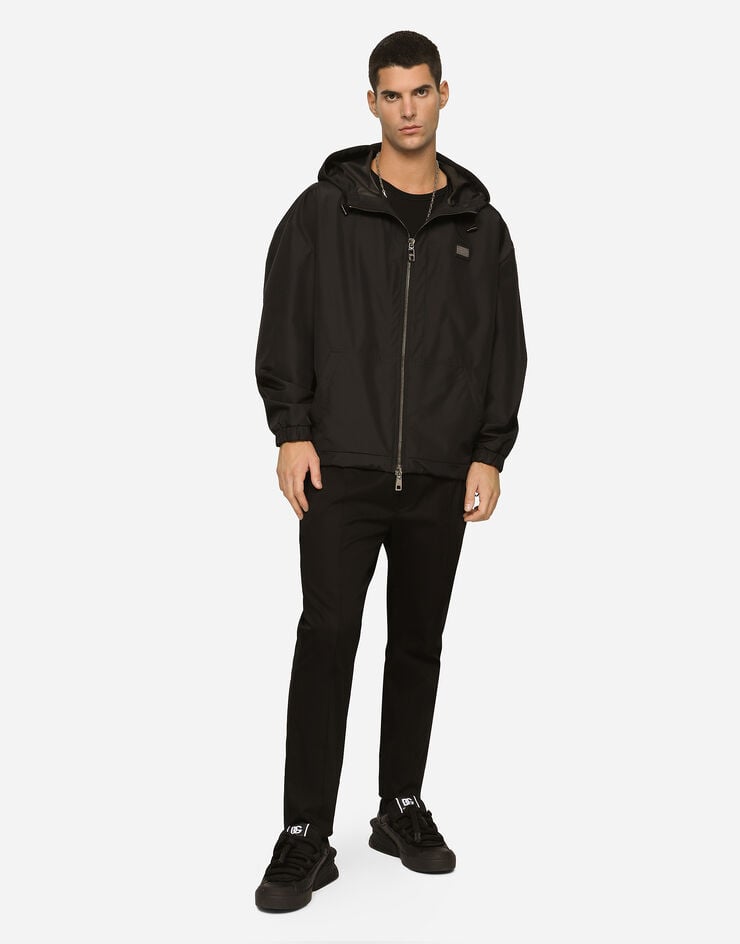 Dolce & Gabbana Abrigo De Nailon Con Capucha Y Placa Con Logotipo