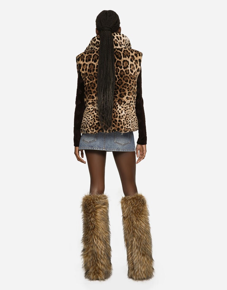 Dolce & Gabbana Cazadora Sin Mangas Con Estampado De Leopardo Con Placa Con Logotipo