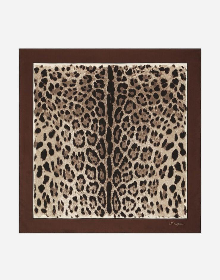 Dolce & Gabbana Fular 90x90 de sarga con estampado de leopardo