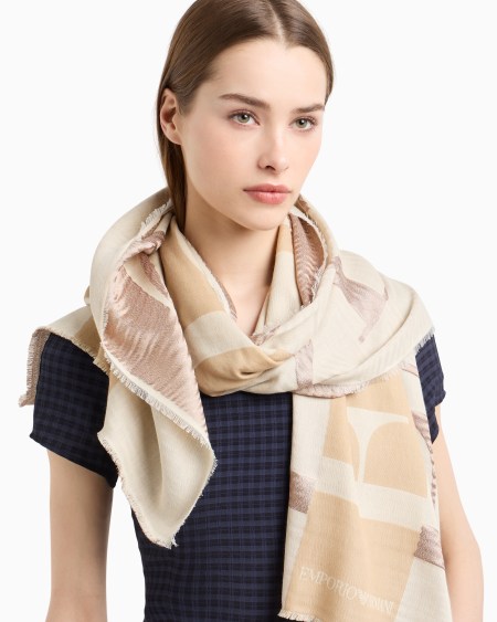 Armani Estola Con Maxilogotipo En Tejido Jacquard