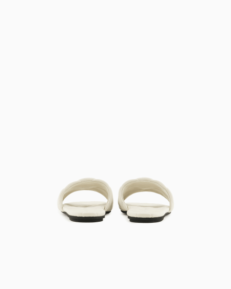 Armani Sandalia Efecto Napa Acolchada Con águila