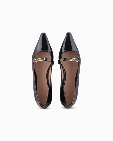 Armani Bailarinas De Punta En Charol Con Placa De águila