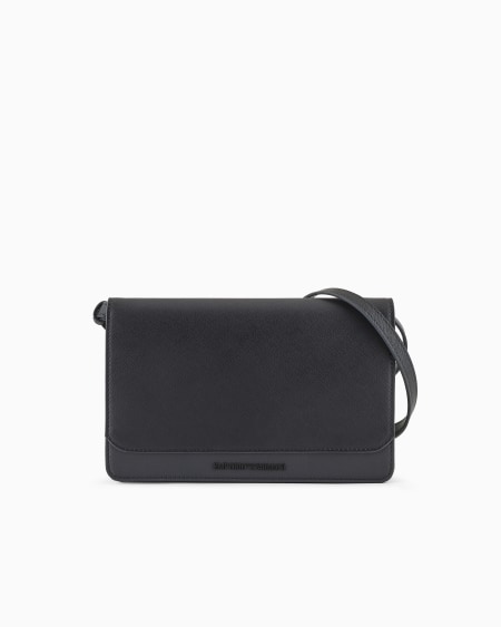 Armani Bolso bandolera con solapa en piel saffiano regenerada y nailon reciclado ASV