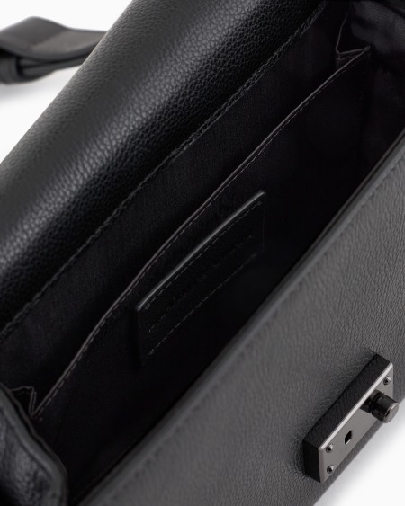 Armani Bolso Bandolera De Piel Abatanada Con Solapa