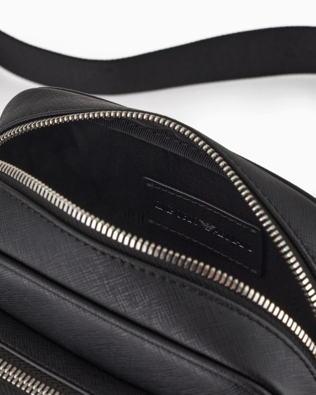 Armani Bolso Bandolera De Piel Saffiano Regenerada Con Placa De águila ASV