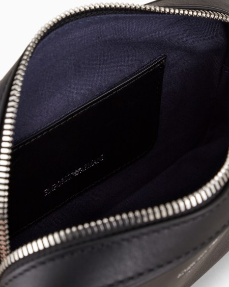 Armani Bolso Bandolera Tipo Cámara En Piel Ecológica ASV