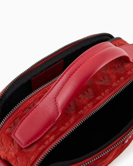 Armani Bolso Baúl De Ante Con Bandolera Y águila Grabada Por Toda La Superficie