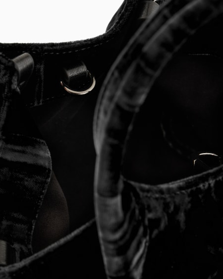 Armani Bolso De Mano De Terciopelo Ondulado Con Bandolera De Cadena