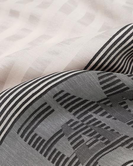 Armani Estola En Mezcla De Modal Con Rayas De Tejido Jacquard Y Logotipo