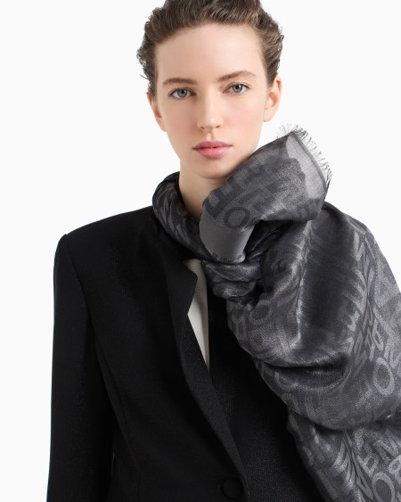 Armani Estola En Mezcla De Modal Y Lúrex Con Inscripción En Tejido Jacquard