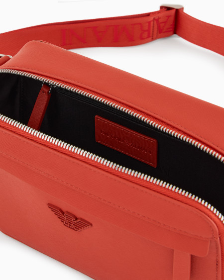 Armani Minifunda Para Cámara De Piel Saffiano Regenerada Con Placa De águila ASV