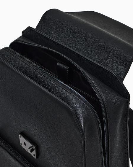 Armani Mochila Con Solapa Y Bolsillo Para Portátil En Piel Abatanada