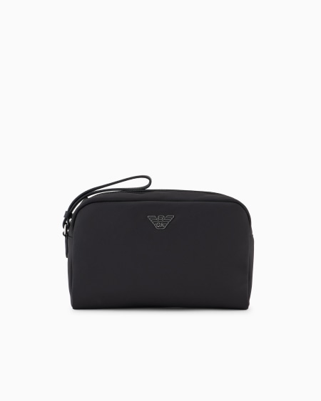 Armani Neceser mediano de nailon reciclado con placa de águila ASV