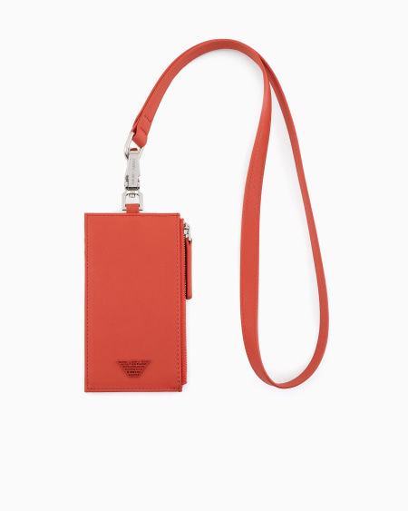 Armani Tarjetero con bandolera en piel saffiano regenerada ASV