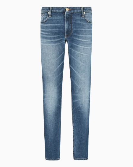 Armani Vaqueros J06 slim fit en denim lavado con líneas de efecto usado