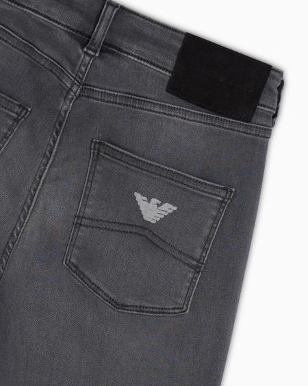 Armani Vaqueros J18 De Cintura Media Y Pernera Ceñida En Denim Elástico