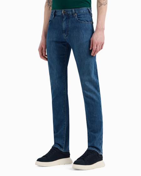 Armani Vaqueros J45 Regular Fit En Denim De 8 onzas Con Lavado Efecto Usado