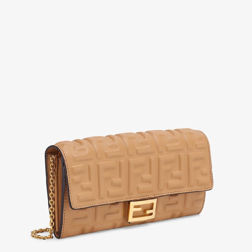 Fendi Cartera continental Baguette con cadena