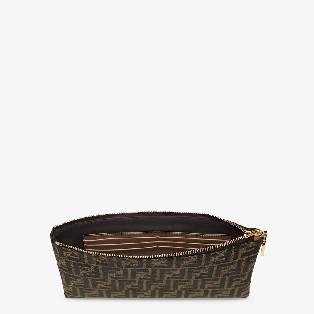 Fendi Cartera Plana Baguette Mediana