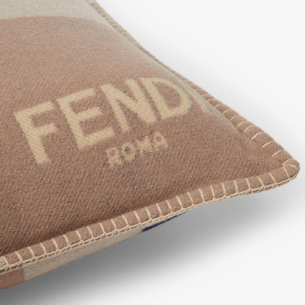 Fendi Cojín FF