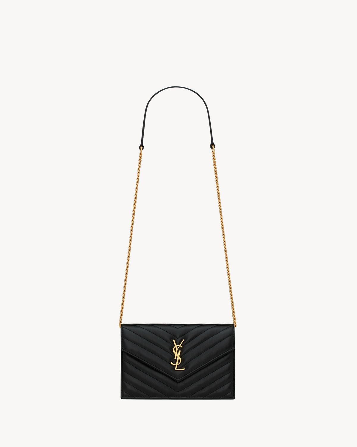 Saint Laurent cartera tipo sobre con cadena cassandre matelassé de piel de cordero