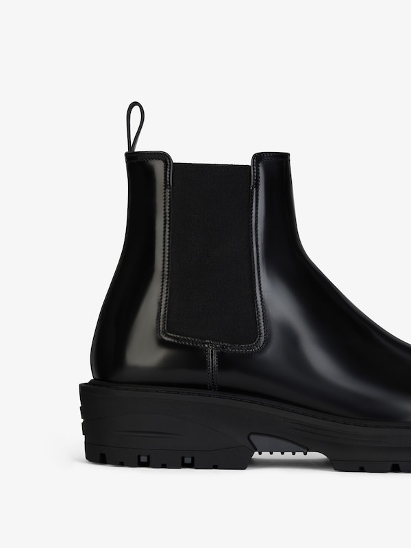 Givenchy Chelsea Boots In Leather