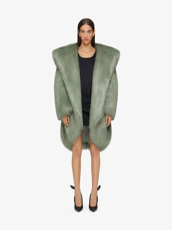 Givenchy Oversized coat in faux fur