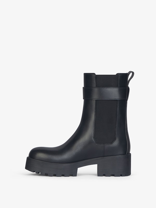Givenchy Voyou Chelsea Boots In Leather