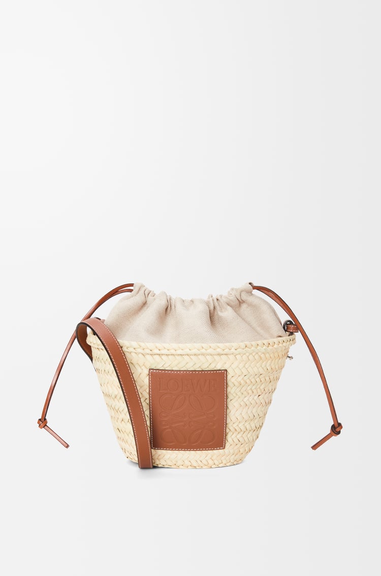 Loewe Drawstring bucket in palm leaf and calfskin 2 Colours