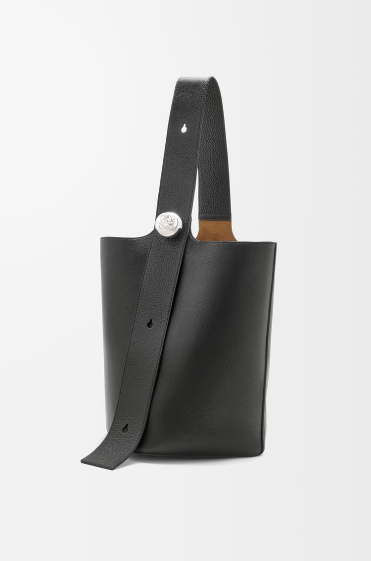 Loewe Large Pebble bucket in supple grained calfskin 3 Colours
