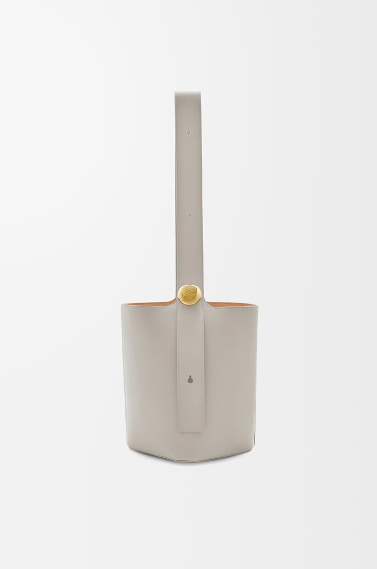 Loewe Medium Pebble Bucket In Smooth Calfskin 7 Colours